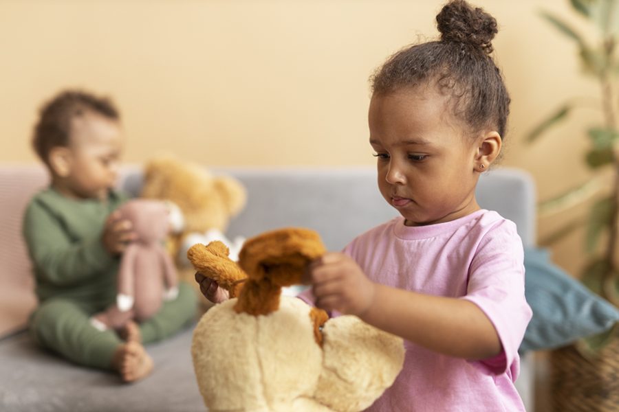 cute-kids-with-stuffed-animals