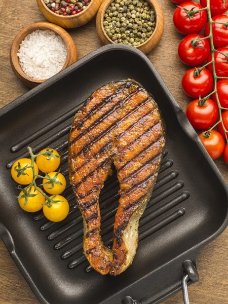 grilled-fish-with-tomatoes-top-view