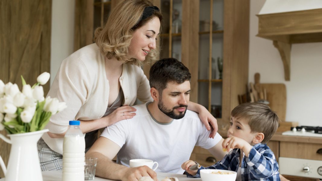 parents-son-spending-quality-time-together